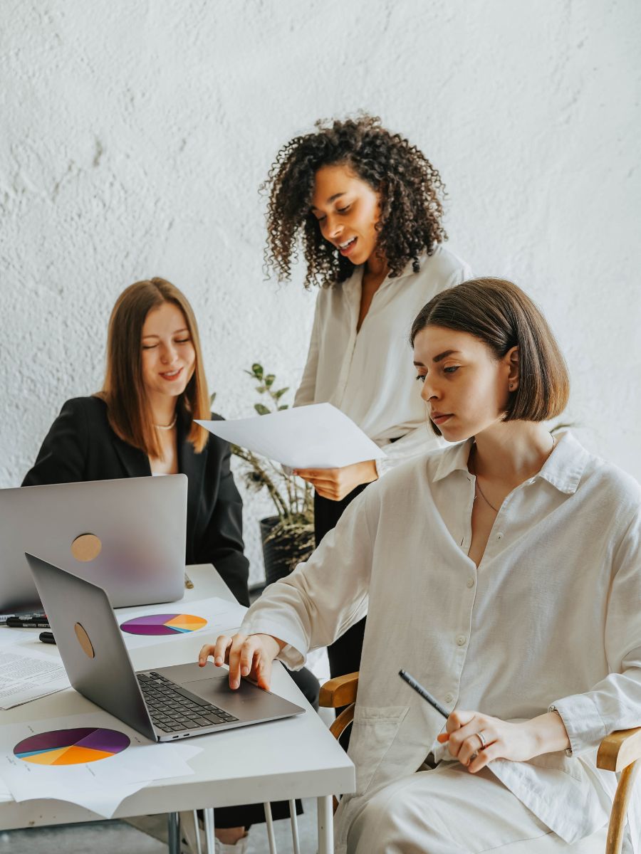 3 women working together